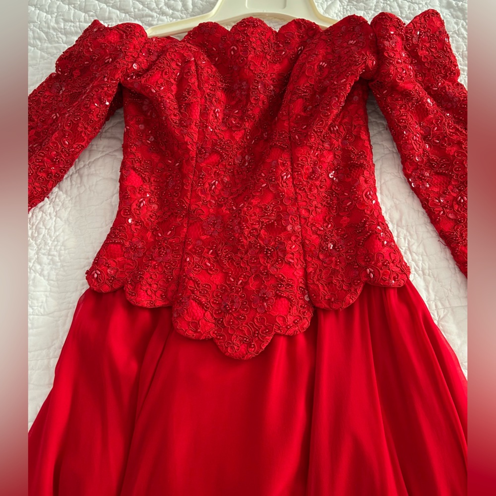 RED LACE/SILK CHIFFON PARTY DRESS